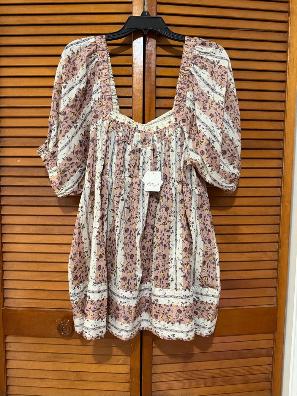 Free People NWT Tan and Cream Floral Peasant Tunic Size M